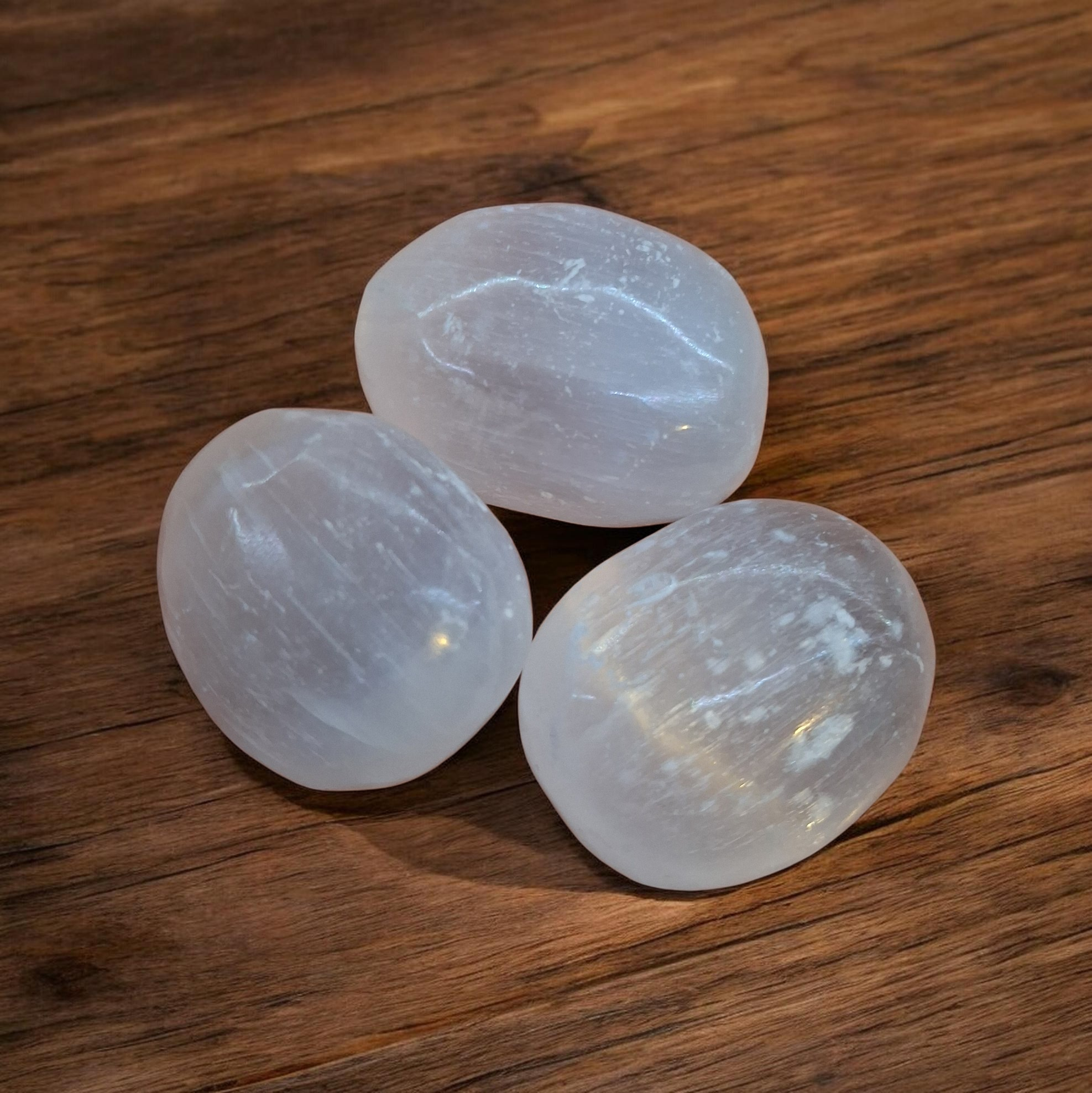 Pierre roulée Sélénite