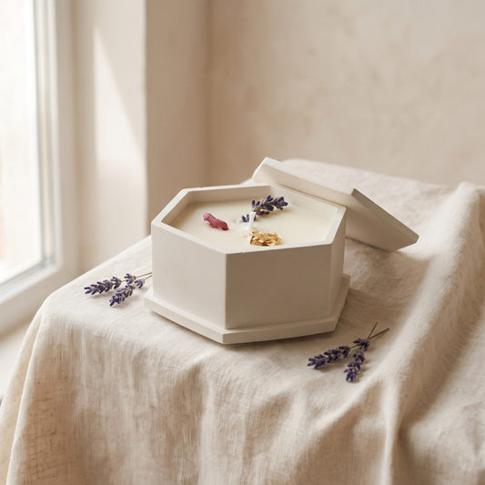 Bougie bien-être Méditation, coulée à la main en cire de soja dans un pot fait à l’atelier, Elixir de Lune