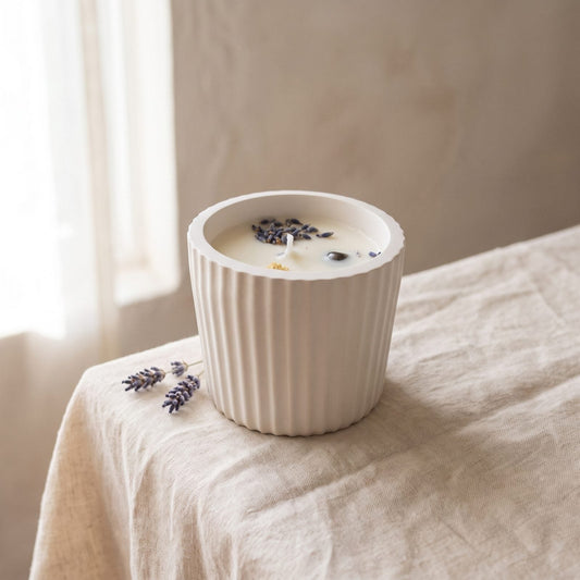 Bougie bien-être Sommeil, coulée à la main en cire de soja dans un pot fait à l’atelier, Elixir de Lune